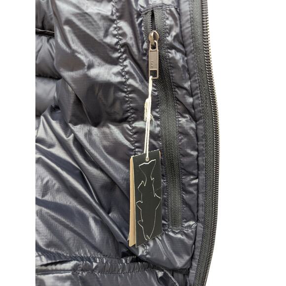 NWT Patagonia Men's Black Down Sweater Vest [Medium] - Picture 9 of 11